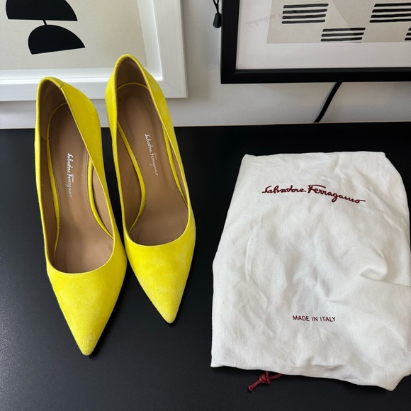 Ferragamo suede pumps - Picture 1 of 4